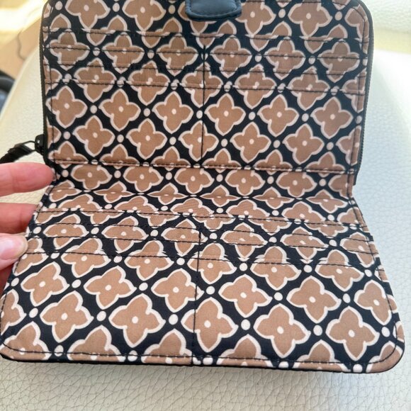 NWT VERA BRADLEY ESSENTIAL TAB WALLET CLUTCH BAG BLACK $89 - Picture 4 of 5